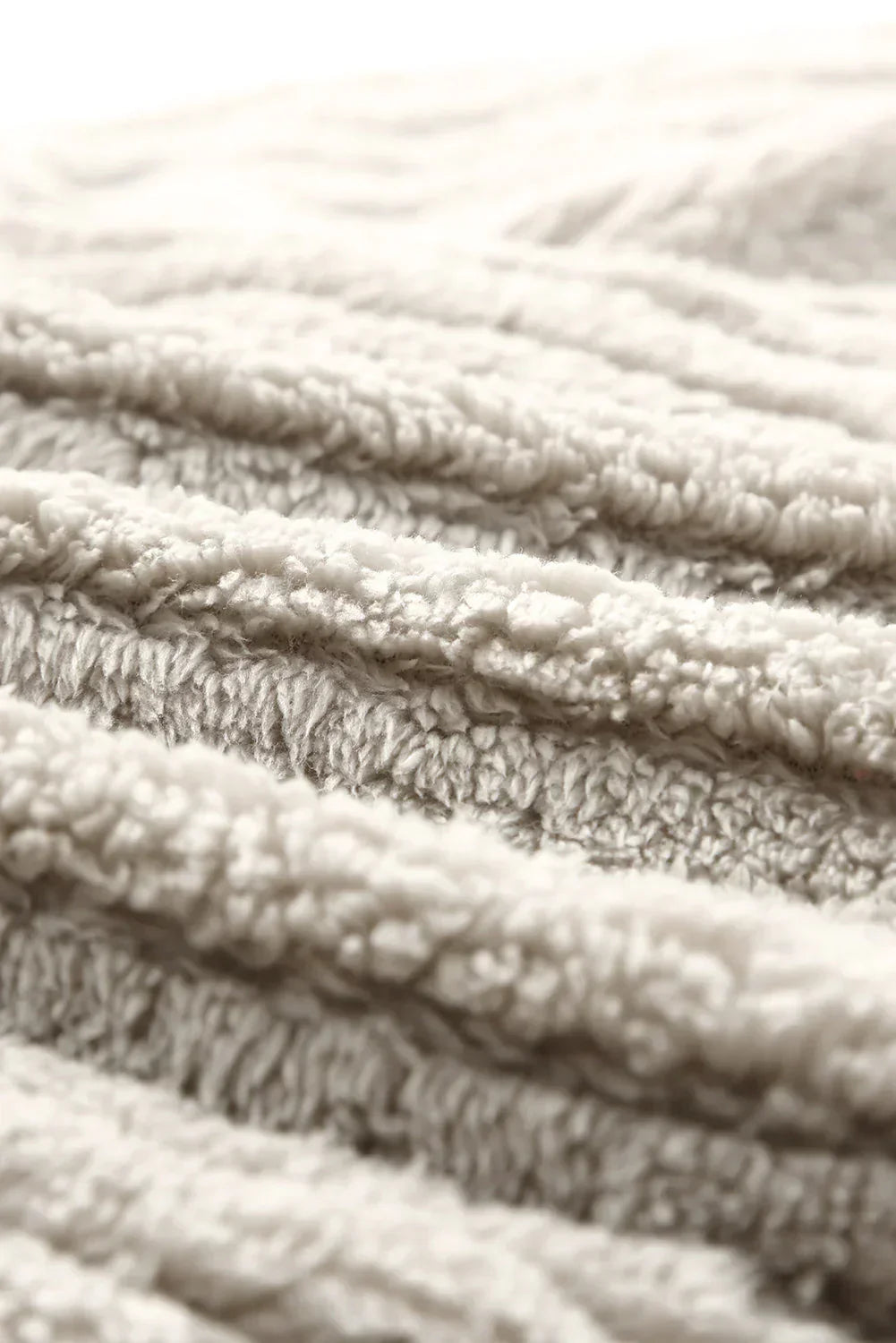 Einfache plüsch-fleecejacke mit knopfleiste