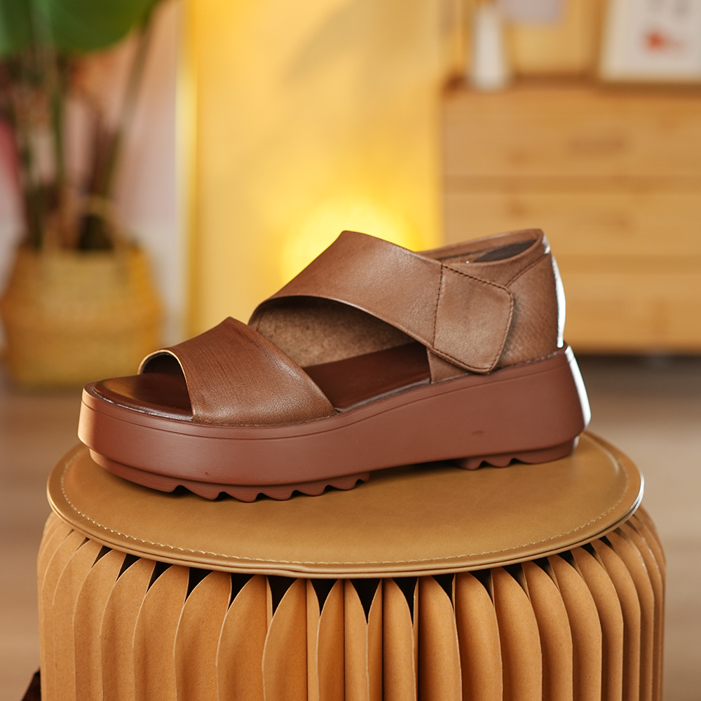 Stilvolle Schwarze Plattform-Sandalen