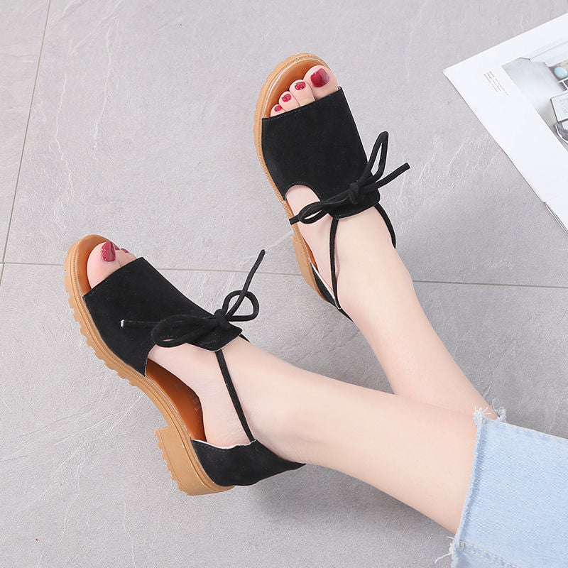 Elegante Graue Sommer-Sandalen