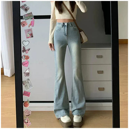 Hochgeschnittene, ausgestellte slim-fit-jeans – damen