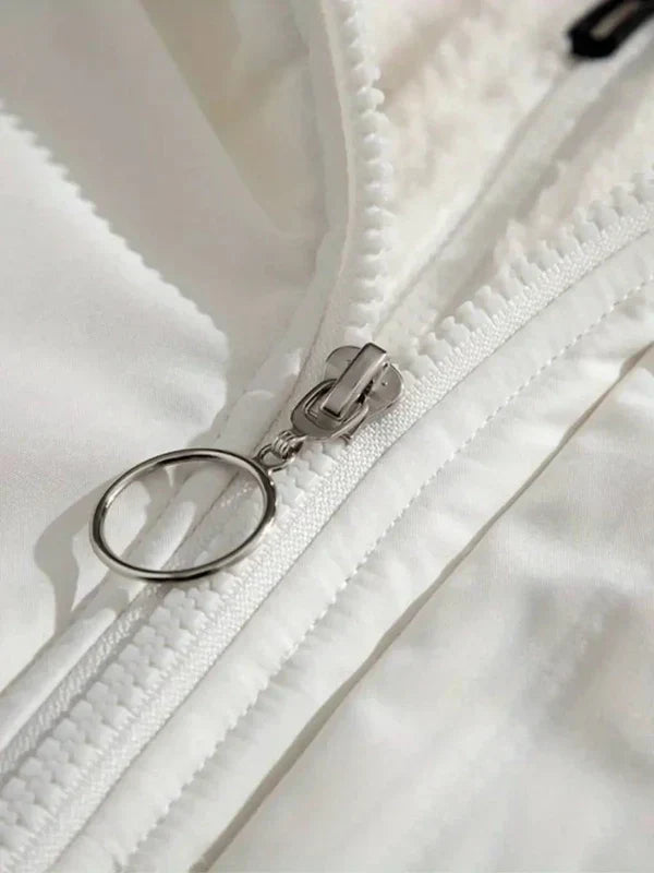 Warme damen-winterjacke mit reißverschluss – wetterfester allrounder