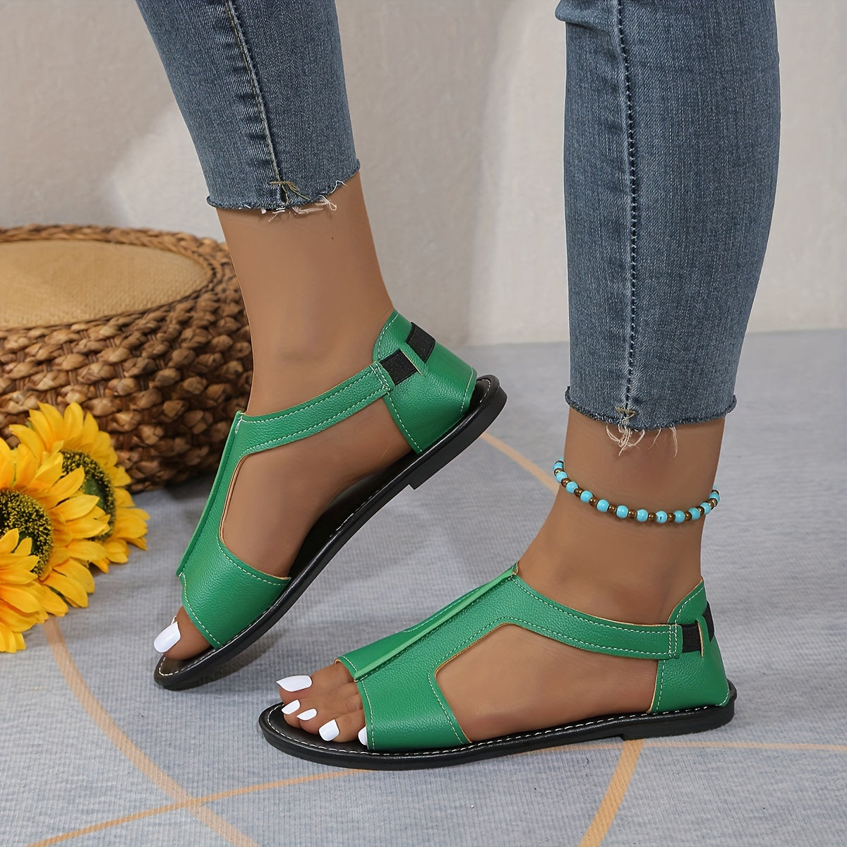 Weiße Flache Sandalen mit T-Riemen - Mila