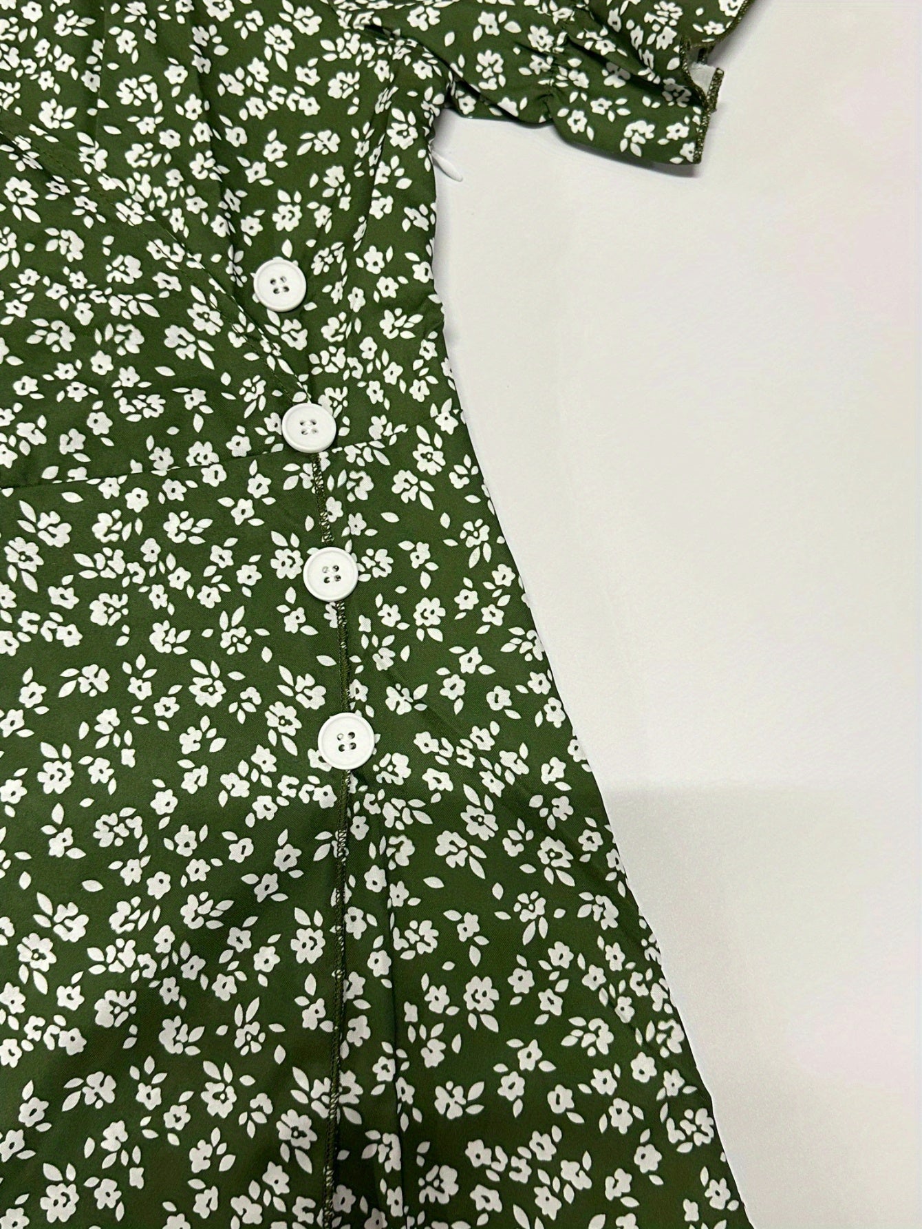 Grünes Blumenkleid mit Knöpfen - Laura