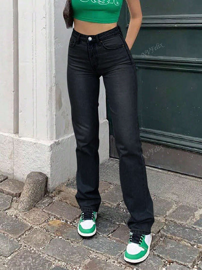 Hochgeschnittene jeans mit geradem bein – damen