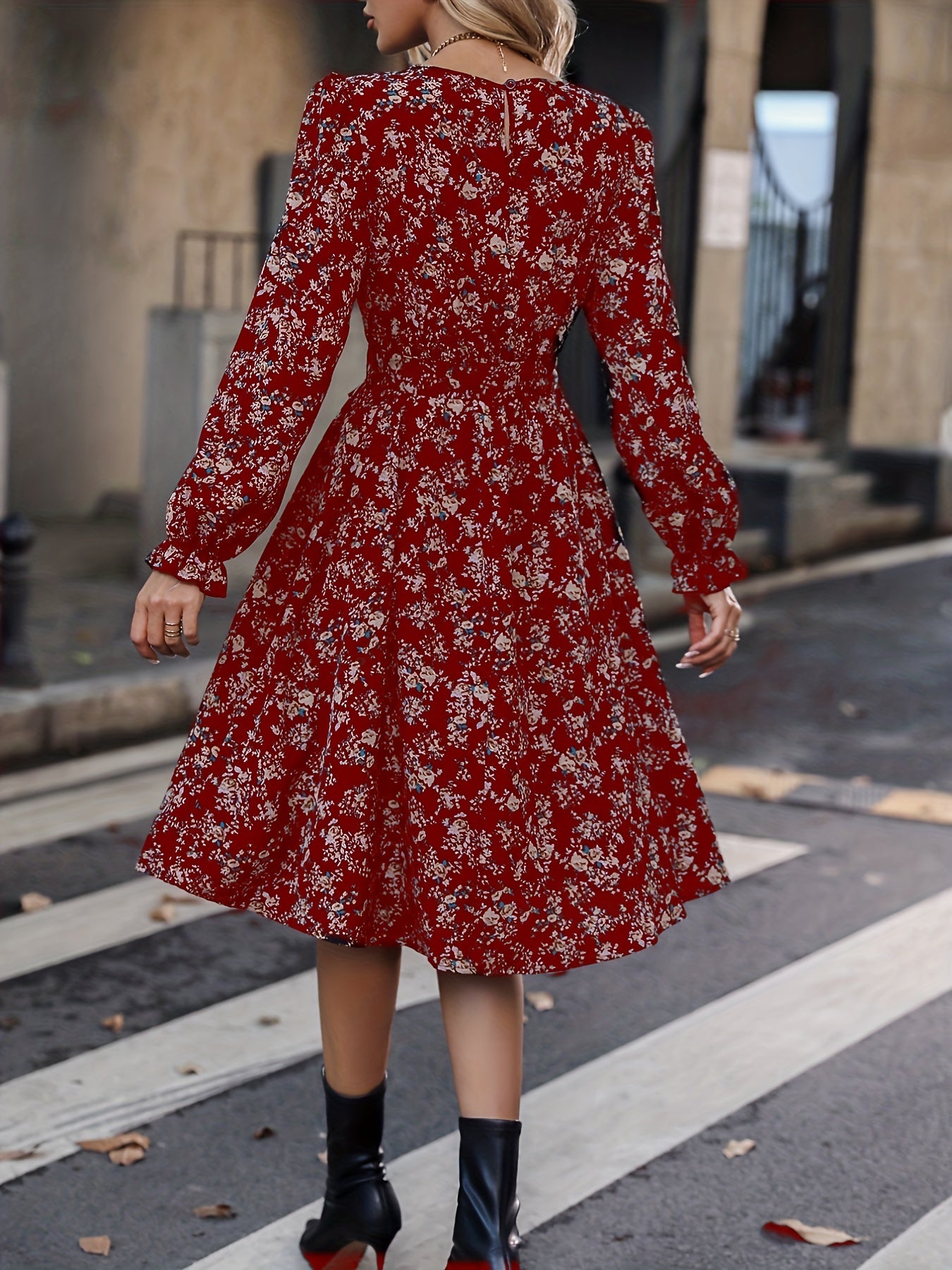 Schwarzes Blumenkleid mit langen Ärmeln - Ella