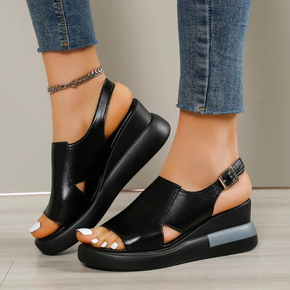 Emilia - Schwarze Wedge-Sandalen