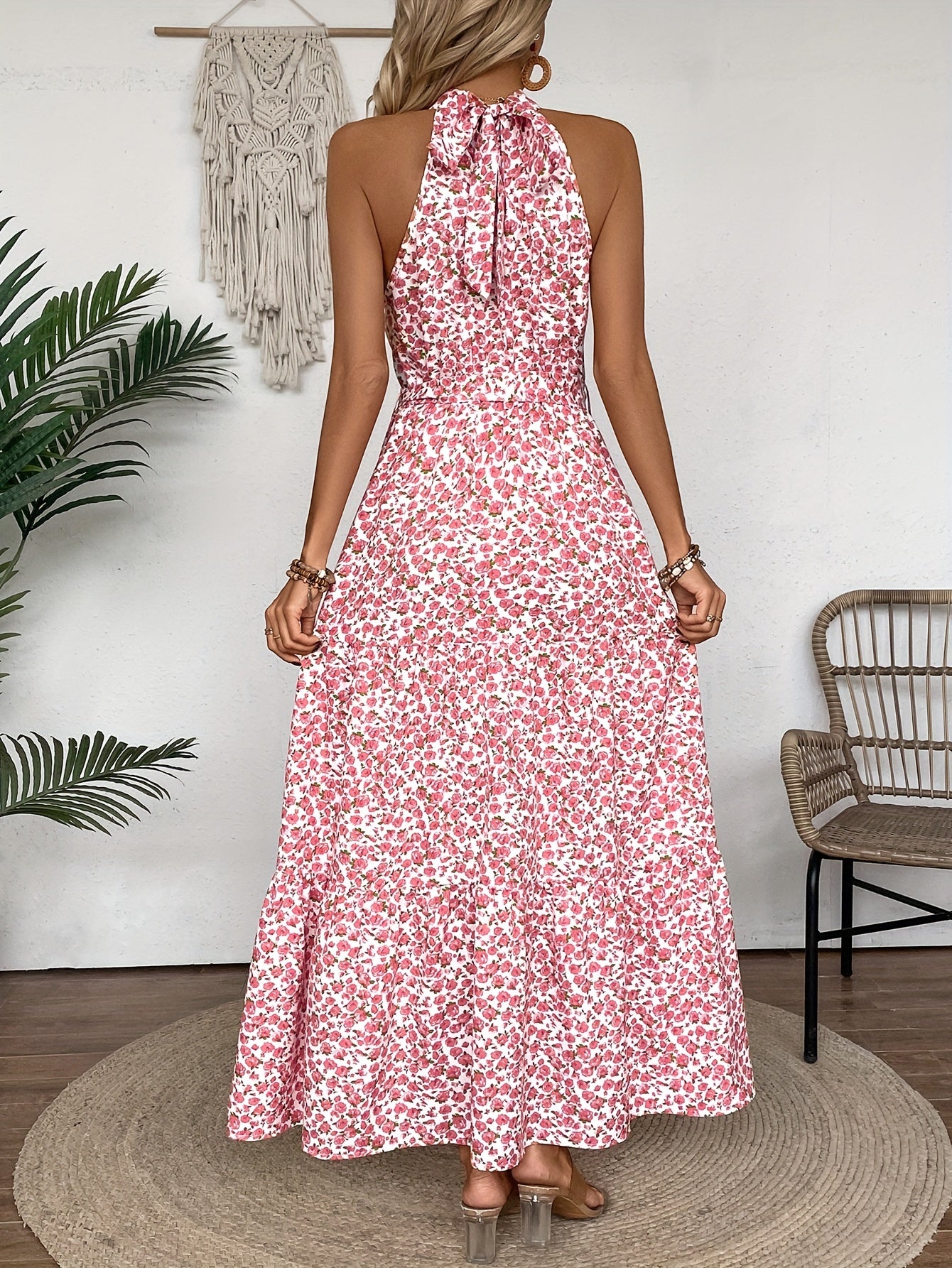 Rosa Blumenkleid mit Halterneck - Mia