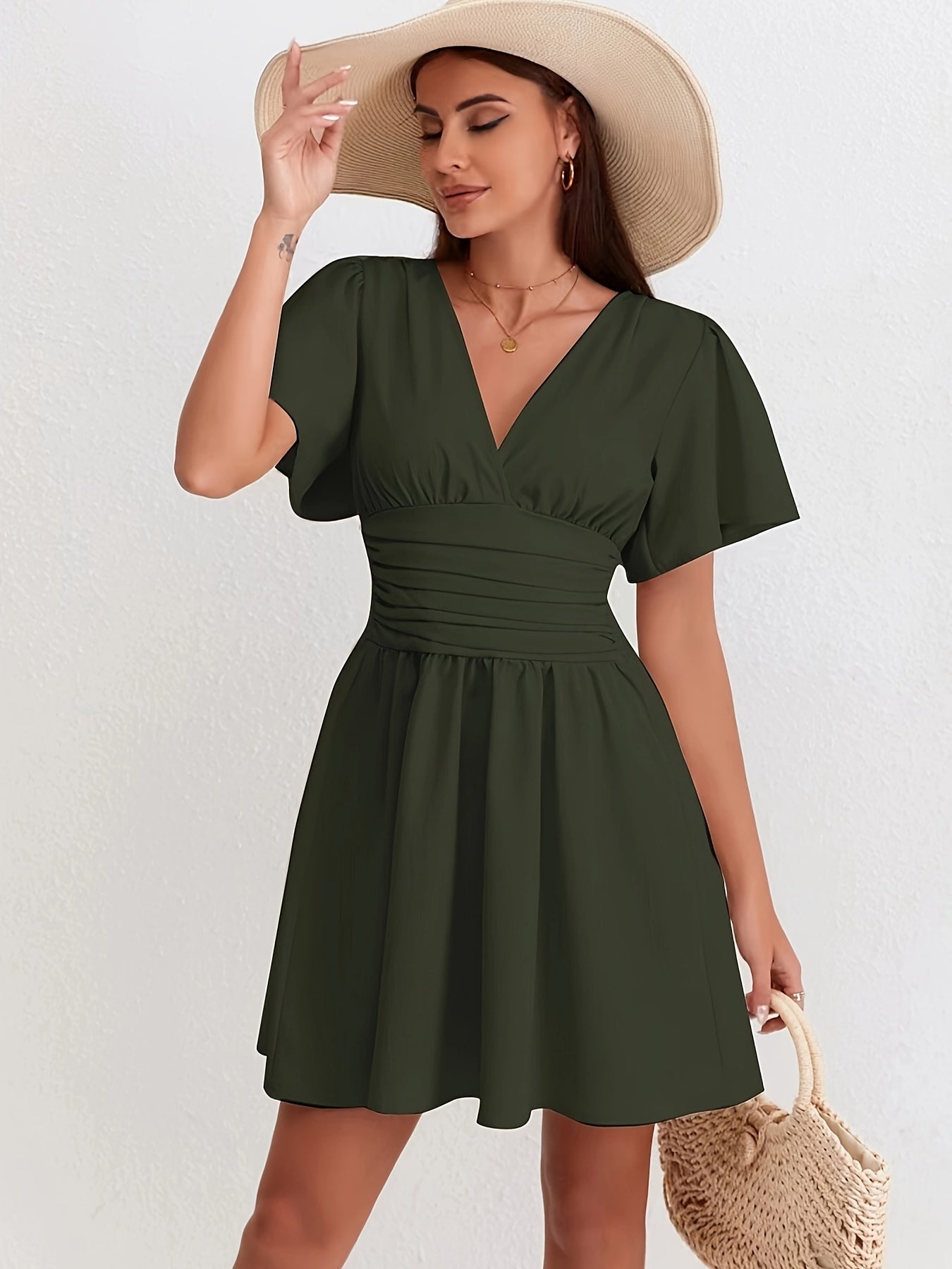 Olivgrünes Kleid mit Raffung - Clara