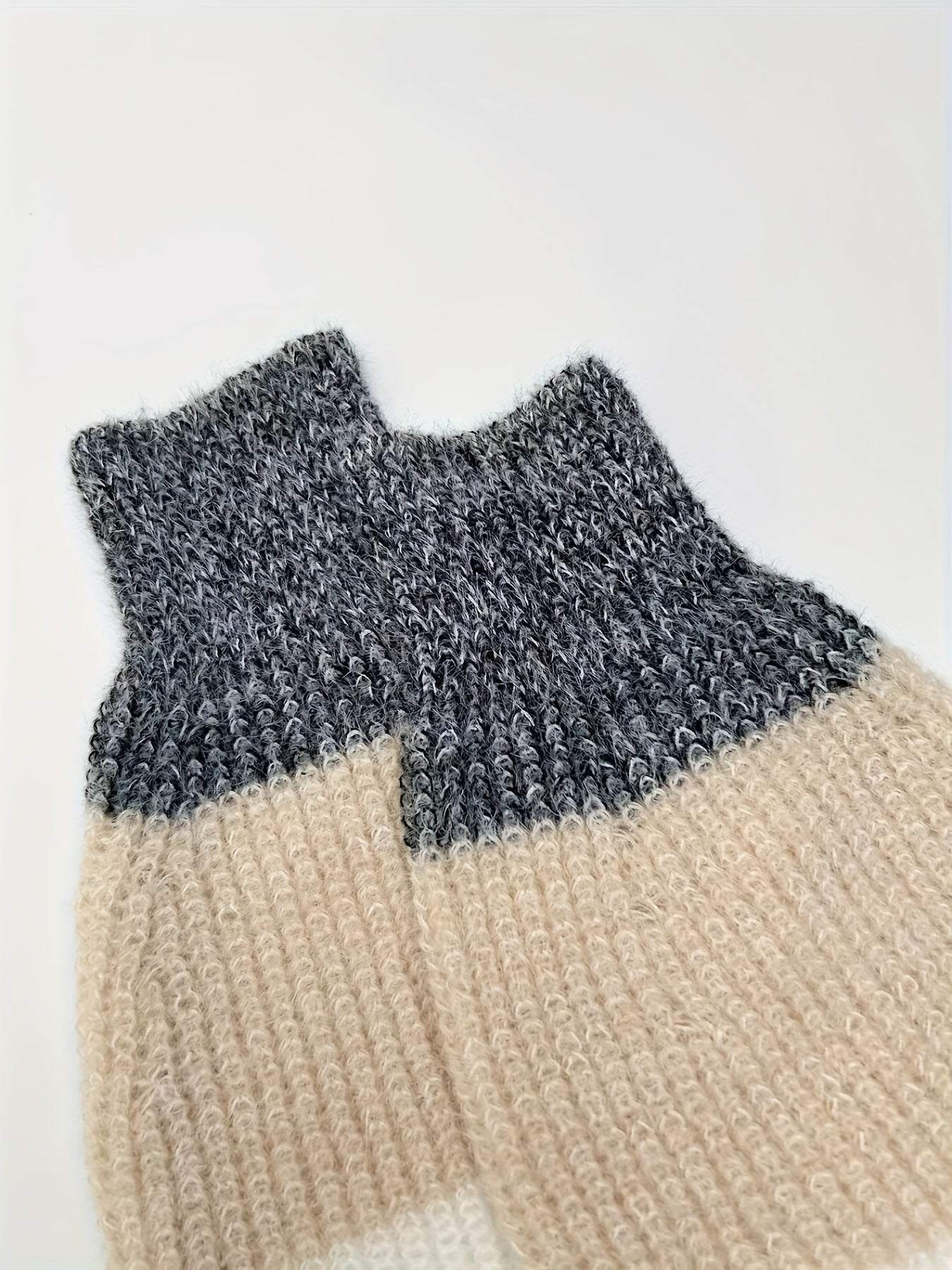 Block Strickkleid mit Flausch-Effekt