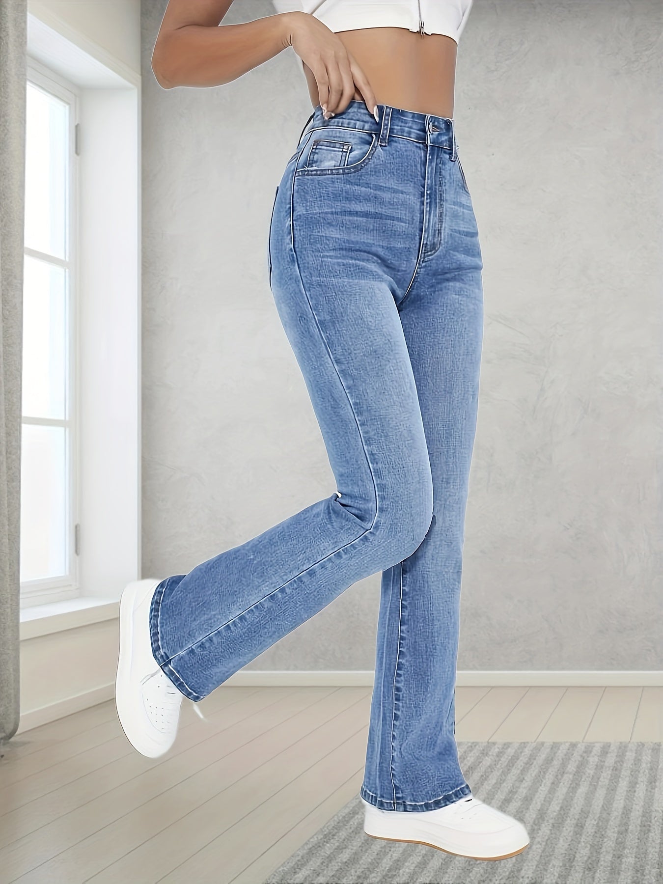 Hellblaue Bootcut-Jeans - Mia