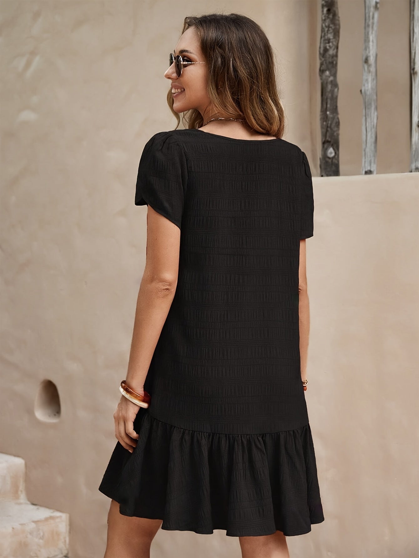 Schwarzes Kleid mit Rüschen - Anna