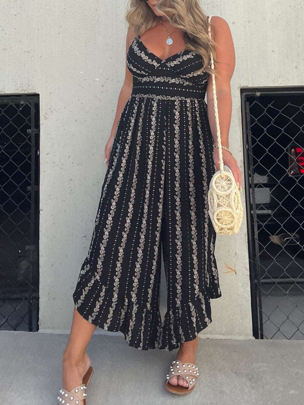 Eleganter Schwarzer Blumen-Jumpsuit