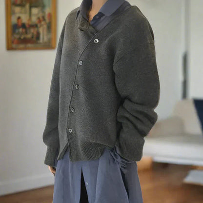 Celina - weiche strickjacke mit diagonaler knopfleiste