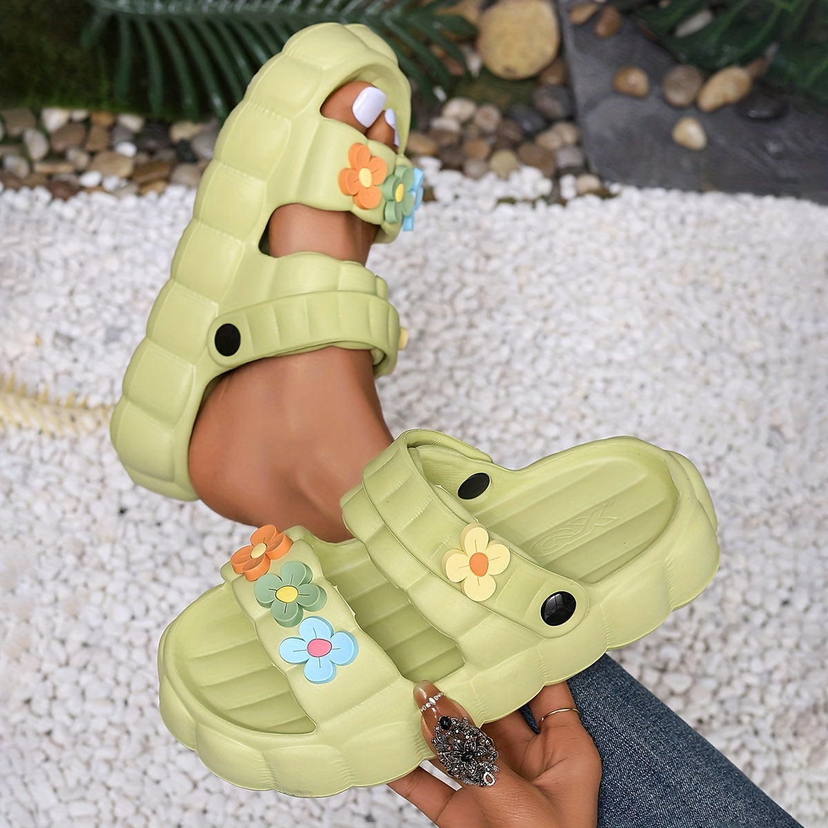 Weiße Blumensandalen – Lara