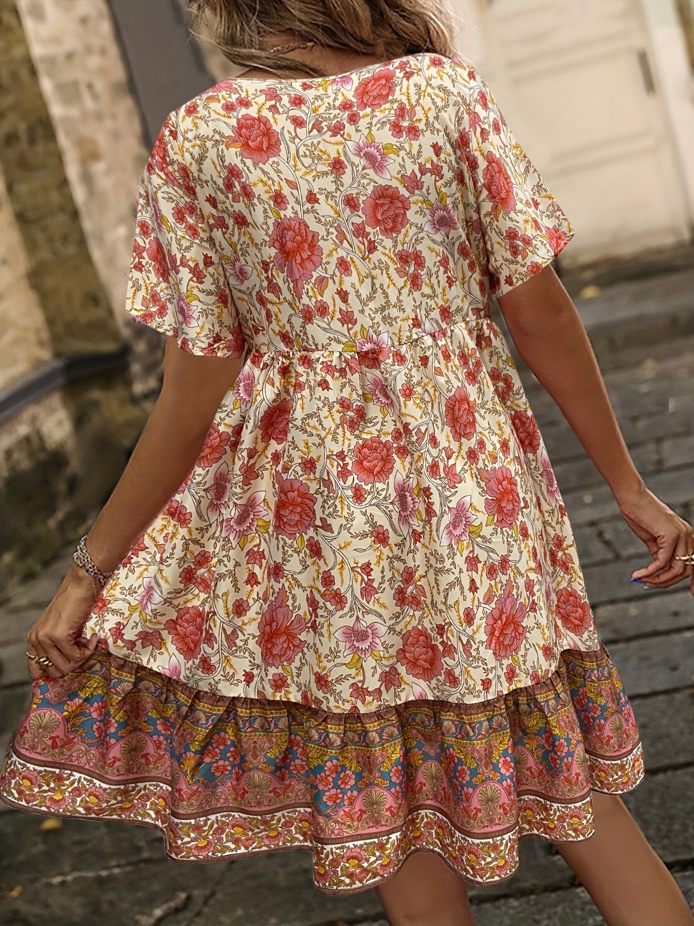 Rosa Blumenmuster-Kleid im Boho-Stil - Sofia