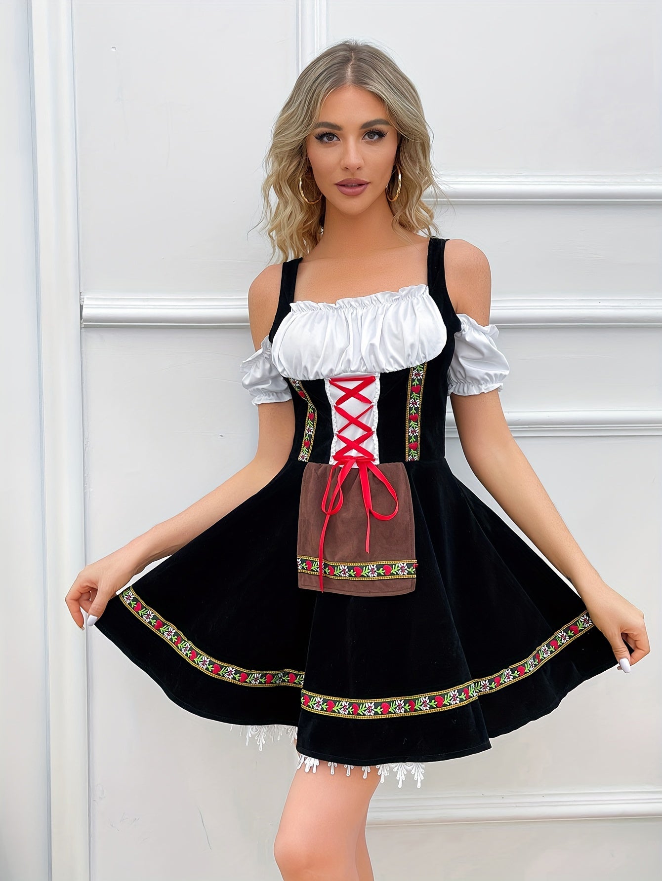 Godiva | mini-dirndl kleid mit stickbordüre und carmen-ausschnitt für frauen