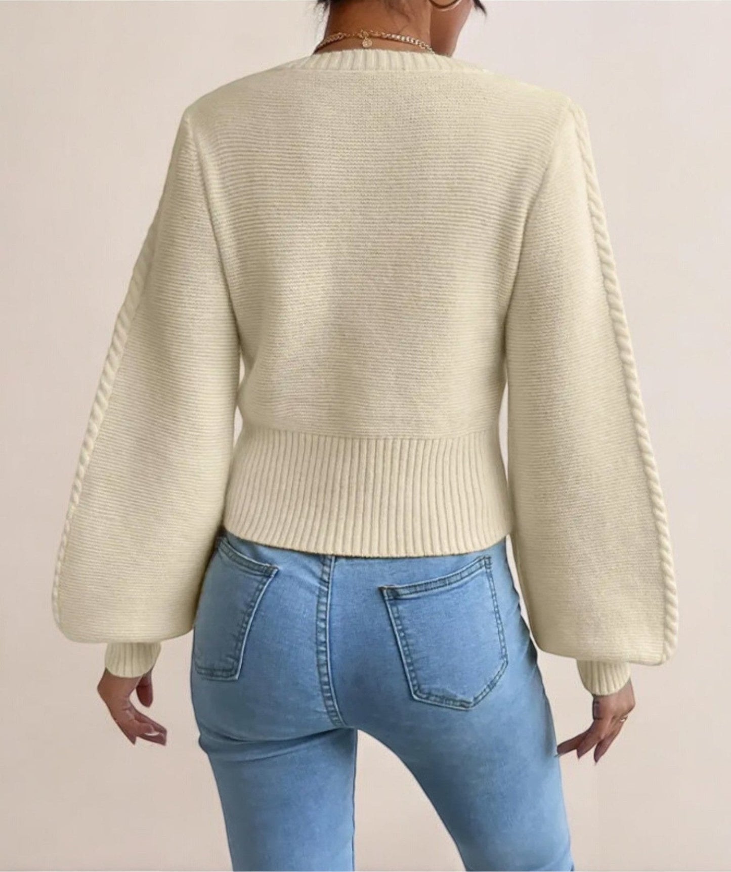 Aprikosenfarbener Pullover mit Quadratkragen - Lily