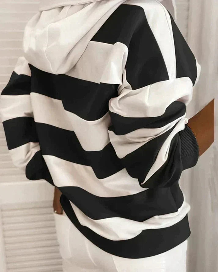 Lara - warmer und modischer kapuzenpullover