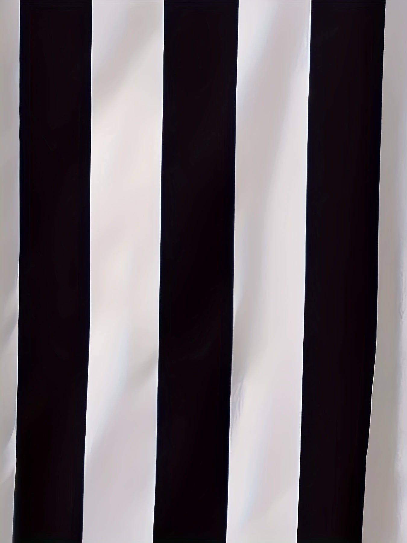 Schwarz-Weißes Streifenkleid mit V-Ausschnitt - Sophia