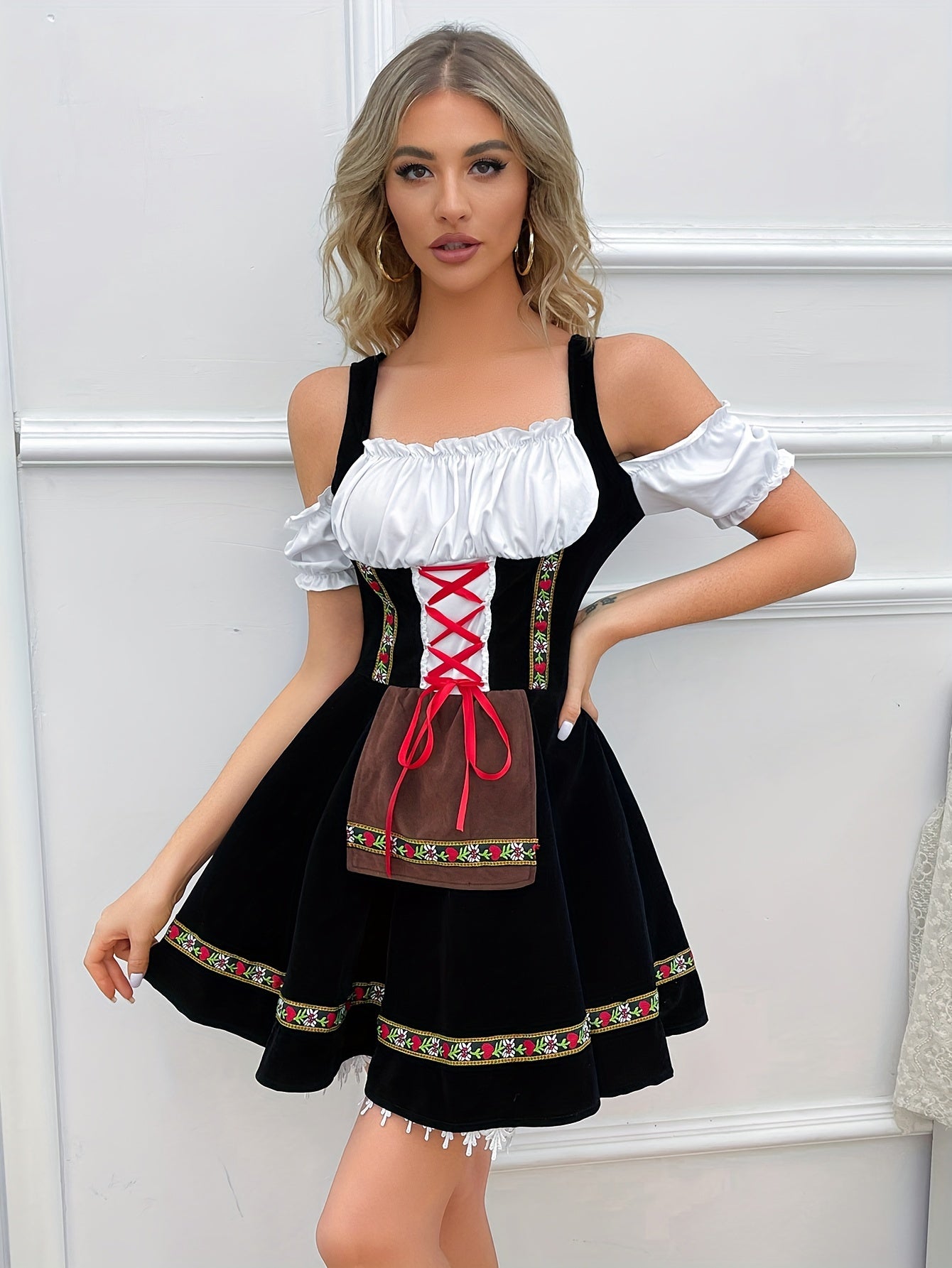 Godiva | mini-dirndl kleid mit stickbordüre und carmen-ausschnitt für frauen