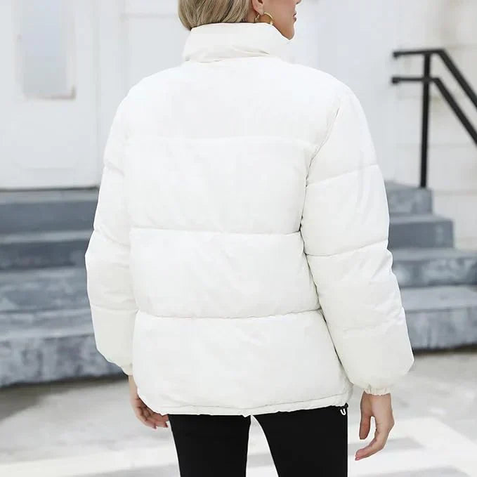 Wärmende damen-winterjacke mit reißverschluss