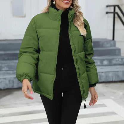 Wärmende damen-winterjacke mit reißverschluss
