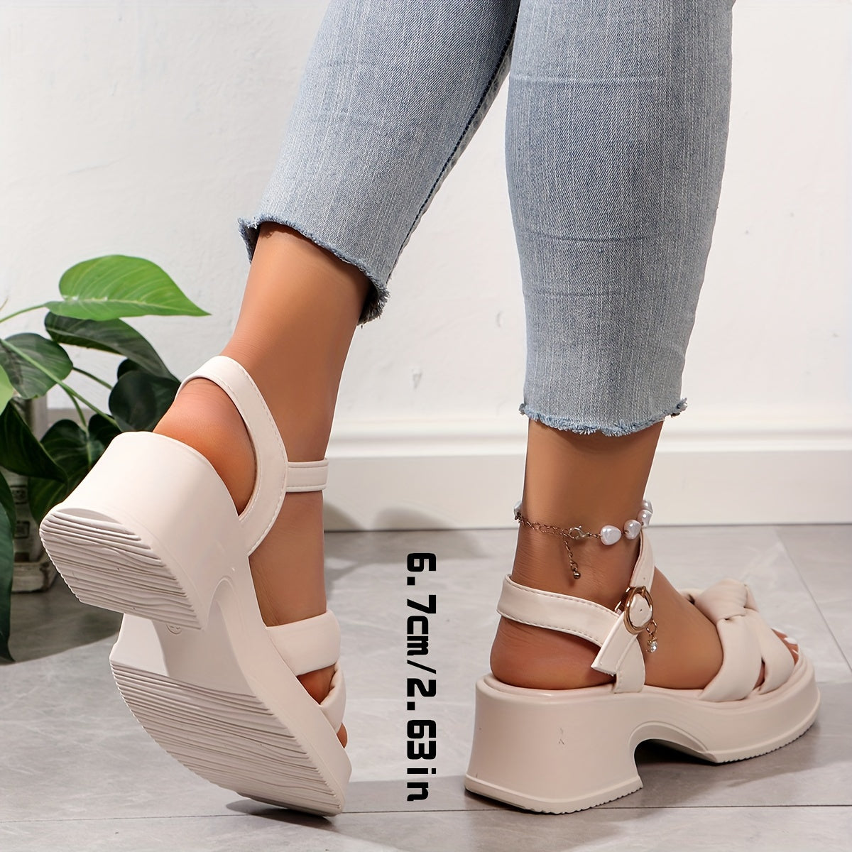 Beige Riemchensandalen mit Perlen - Anna