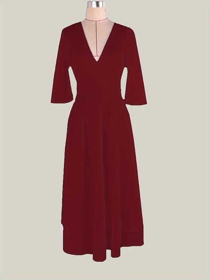 Schwarzes Kleid mit V-Ausschnitt und Taschen - Clara