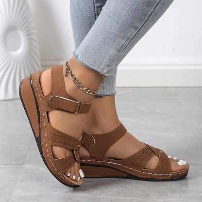 Beige Keilsandaletten mit Knöchelriemen - Lena