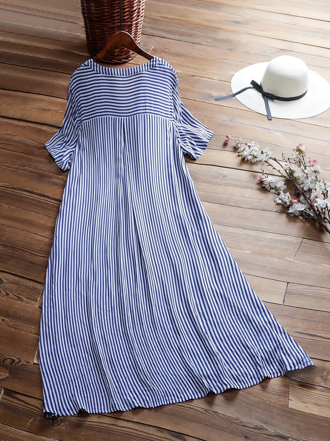 Blaues Midi-Streifenkleid - Clara