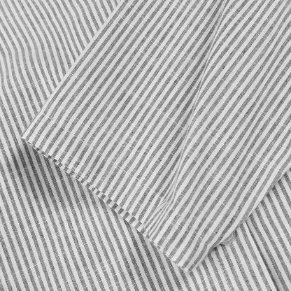 Luftiges maxikleid im streifen-look: elegante länge, luftige ärmel