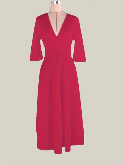 Schwarzes Kleid mit V-Ausschnitt und Taschen - Clara