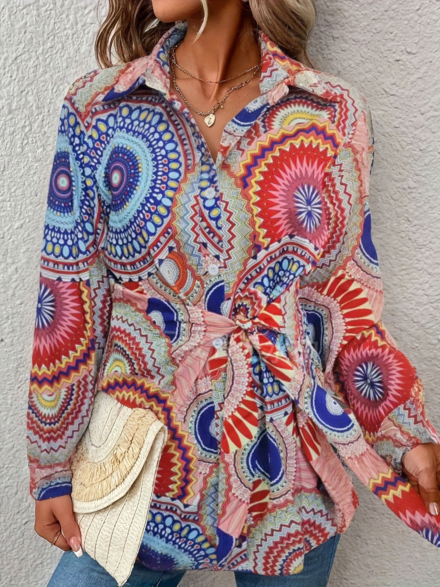 Bunte Geometrische Print-Bluse mit Krawattenfront - Zara