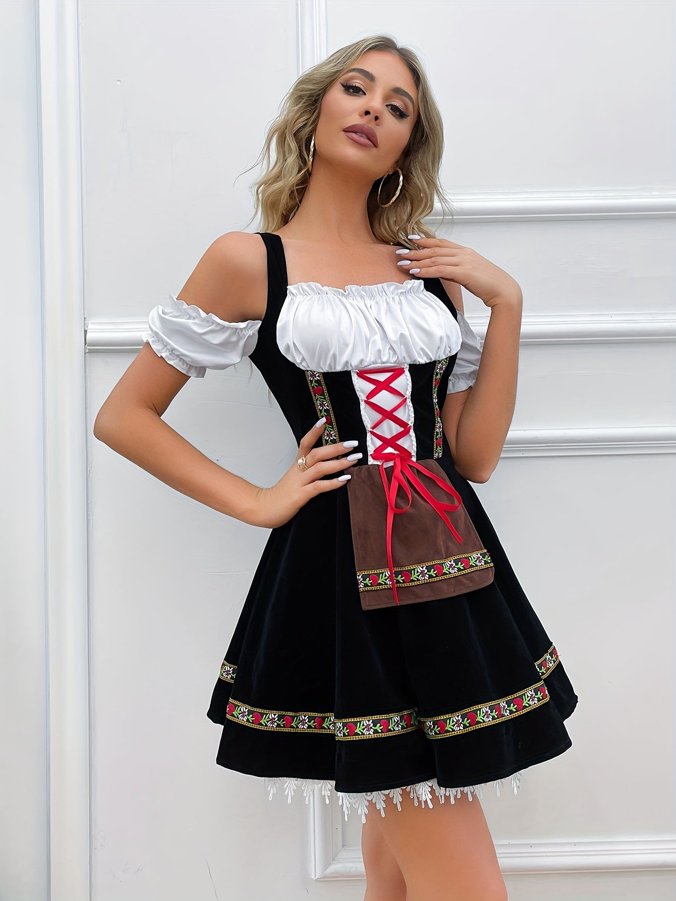 Godiva | mini-dirndl kleid mit stickbordüre und carmen-ausschnitt für frauen