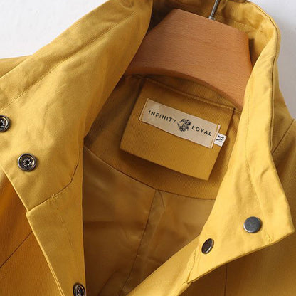 Modischer Windbreaker in leuchtendem Gelb