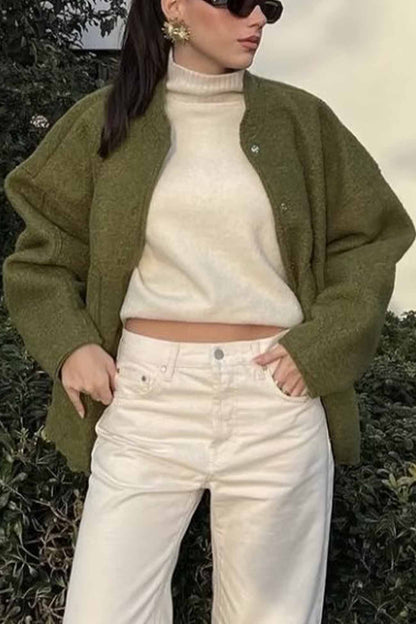 Einfarbige Jacke mit Stehkragen und Knopftaschen