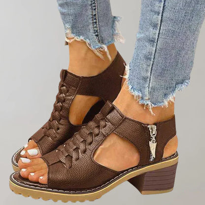 Orthopädische sandalen mit absatz