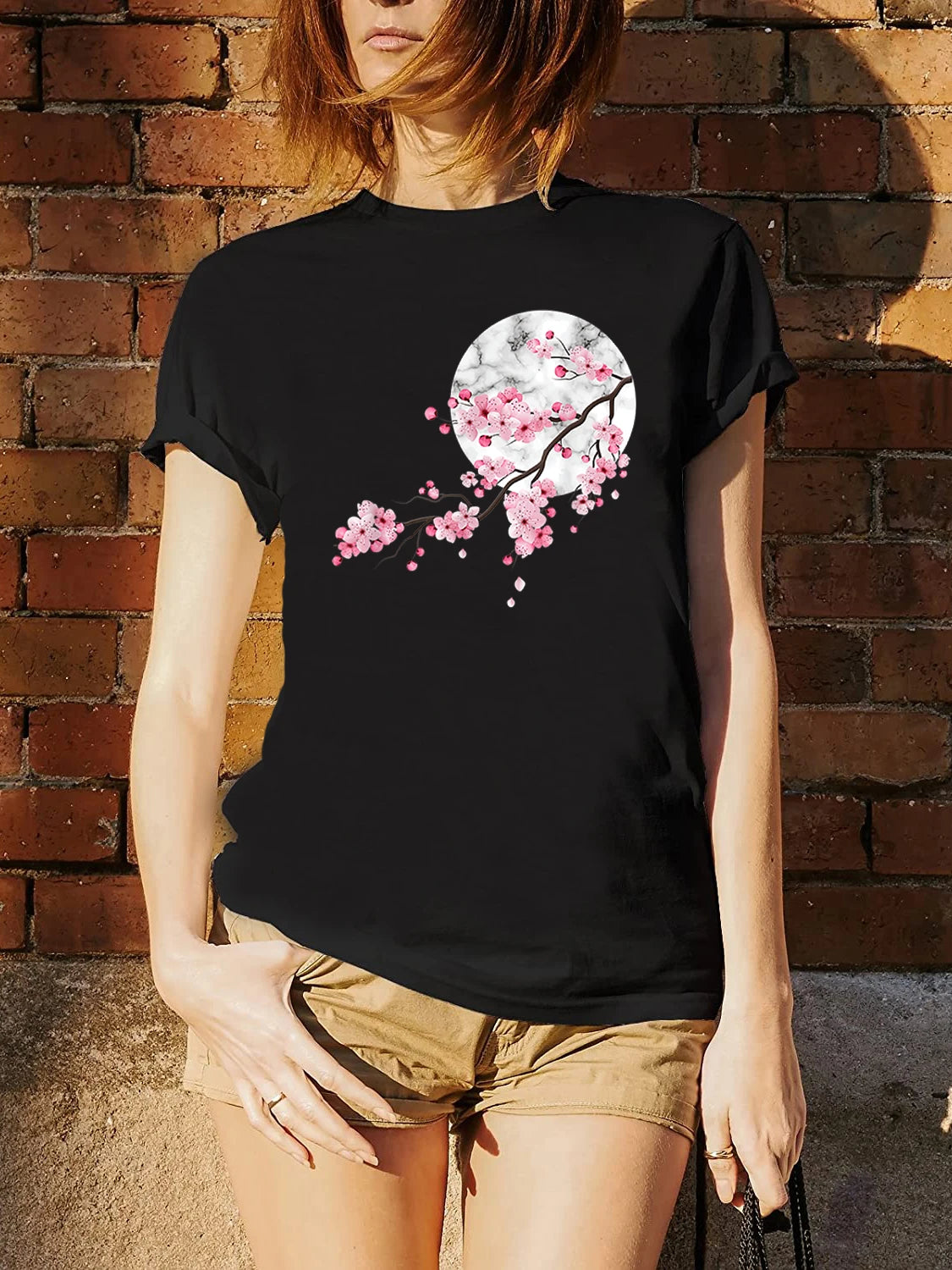 Julia - Schwarzes Kirschblüten-T-Shirt