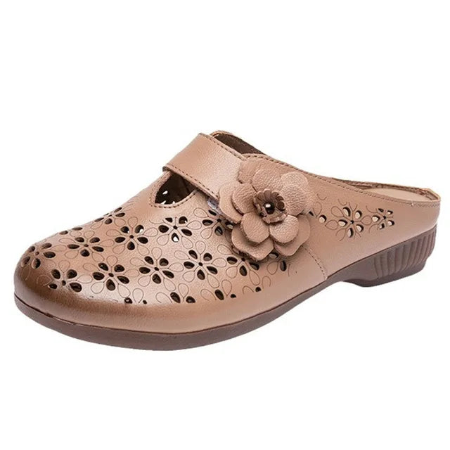 Emma - Cremeweiße Lochmuster Clogs