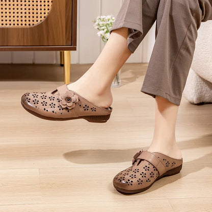 Emma - Cremeweiße Lochmuster Clogs