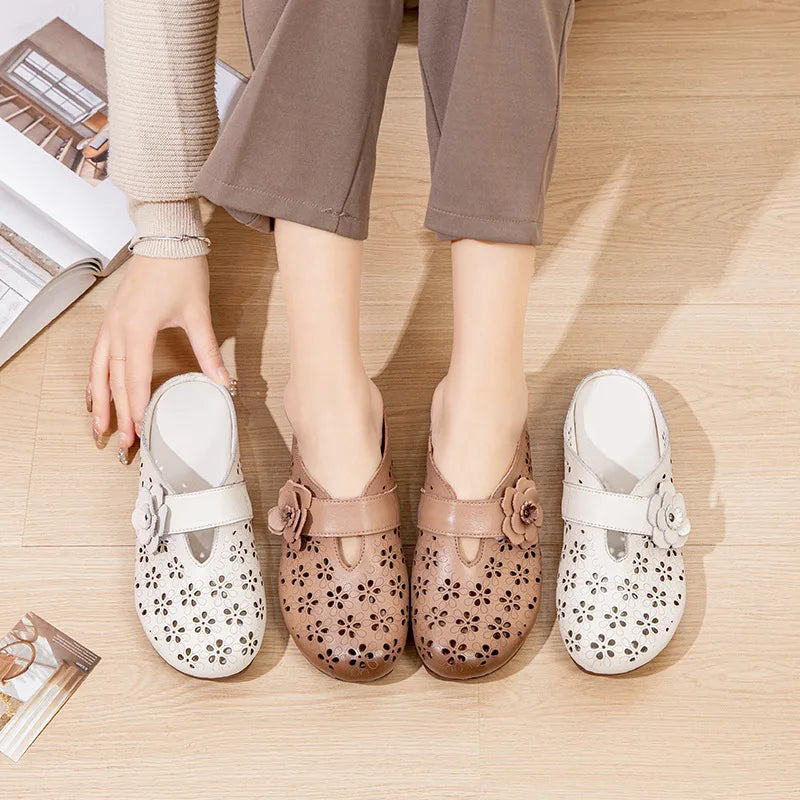 Emma - Cremeweiße Lochmuster Clogs