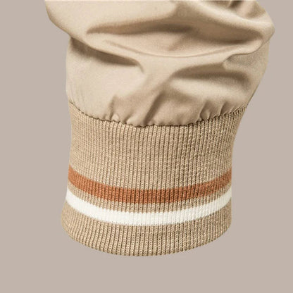 Leichte herren-bomberjacke mit reißverschluss und rippstrickbündchen – herren