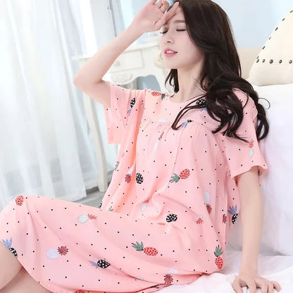 Eva - Rosa Trendiges Nachthemd mit Print