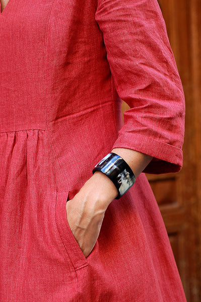 Blaues Kleid mit V-Ausschnitt - Anna