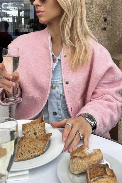 Einfarbige Jacke mit Stehkragen und Knopftaschen