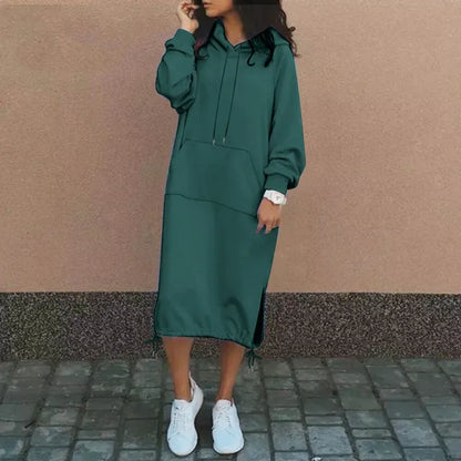 Urbanes hoodie-kleid mit kängurutasche