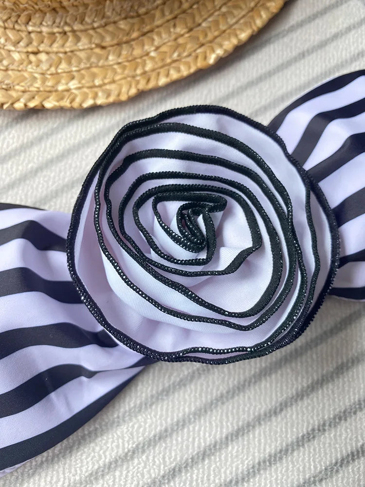 Gestreifter Bikini Rosendetail - Julia