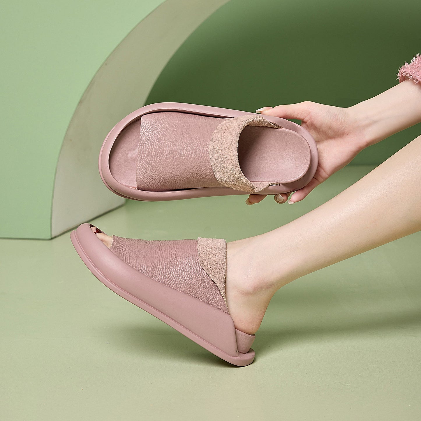 Elegante Rote Pantoletten