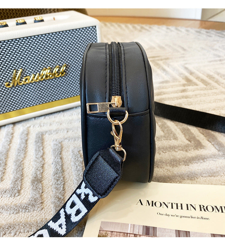 Cara - Elegante Schwarze Schultertasche