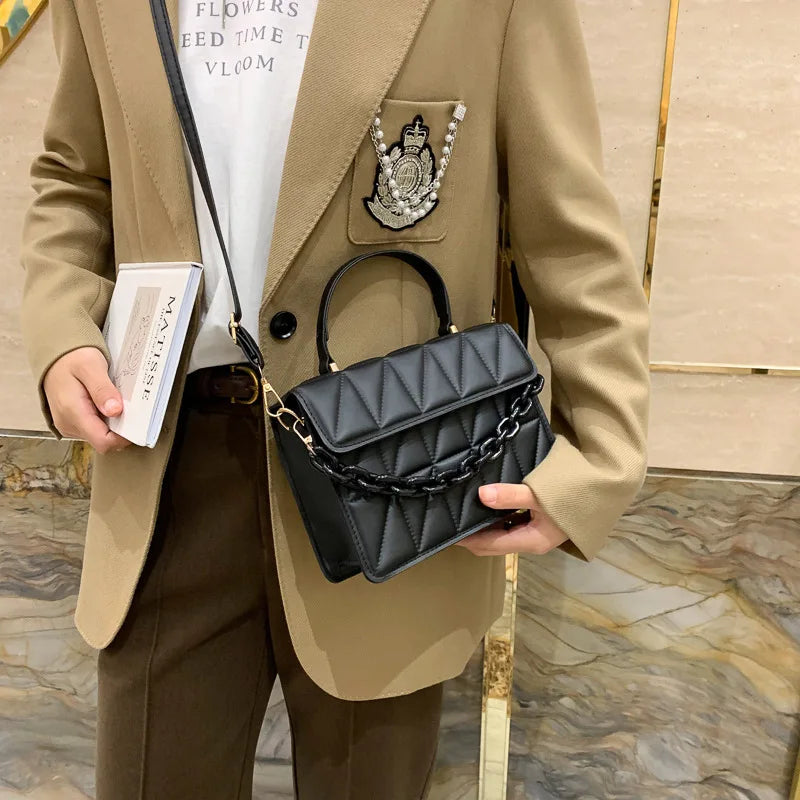 Braune Handtasche Goldkette - Emma